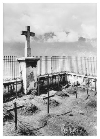Il cimitero del monastero di Santa Maria Assunta a Claro
