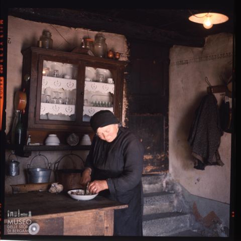Interno domestico a Fuipiano Valle Imagna