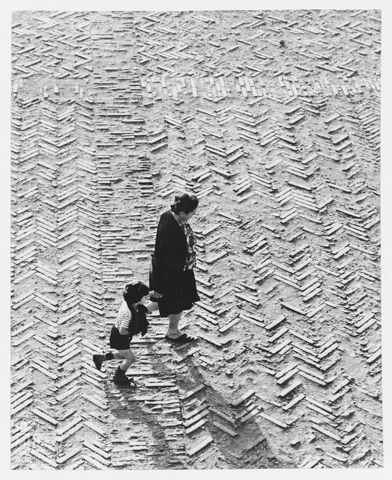 Ritratto di una donna con un bambino a Caprarola