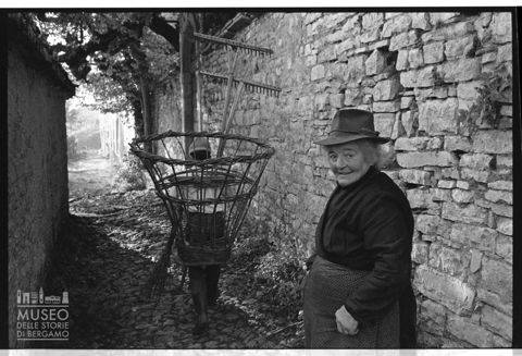 Ritratto di donna a Regorda presso Corna Imagna