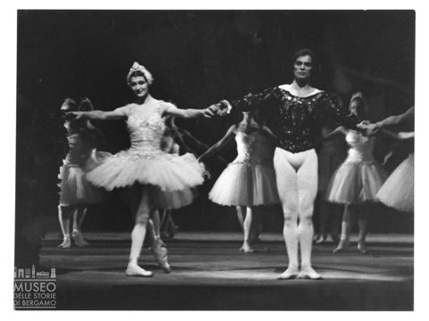 Ritratto di Carla Fracci e Rudolf Nureyev durante la rappresentazione de 