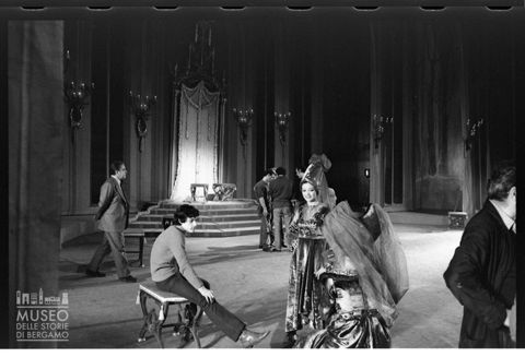 L'allestimento della scenografia de 