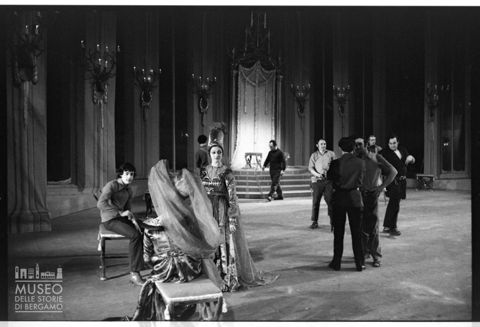 L'allestimento della scenografia de 