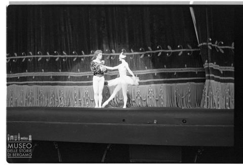 Ritratto di Carla Fracci e Rudolf Nureyev durante la rappresentazione de 