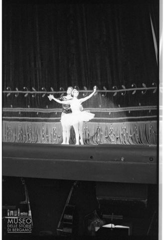 Ritratto di Carla Fracci e Rudolf Nureyev durante la rappresentazione de 