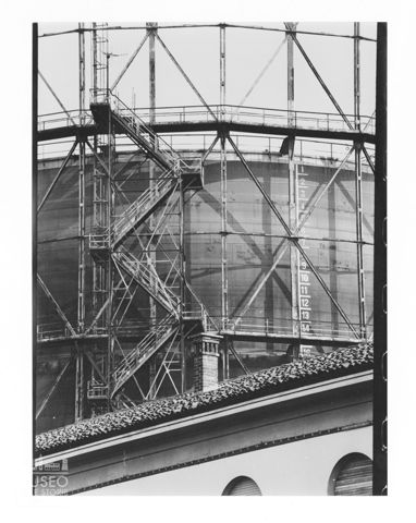 Vecchio gasometro a Milano