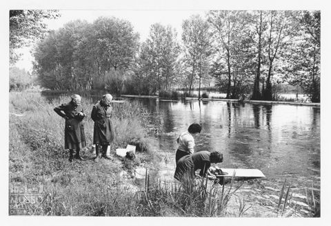 Lavandaie nei pressi del fiume Mincio a Goito