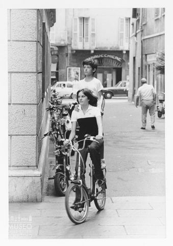 Ragazzi in bicicletta a Crema