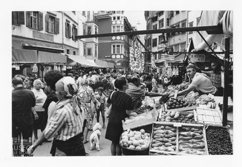 Mercato in piazza delle Erbe a Bolzano