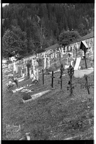 Il camposanto di Pieve di Livinallongo