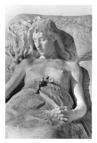 Il monumento funebre di Enrico Butti dedicato a Isabella Casati nel Cimitero Monumentale di Milano