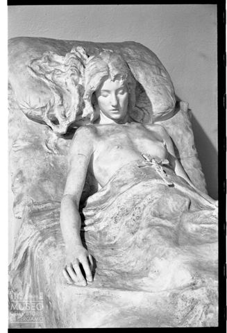Il monumento funebre di Enrico Butti dedicato a Isabella Casati nel Cimitero Monumentale di Milano