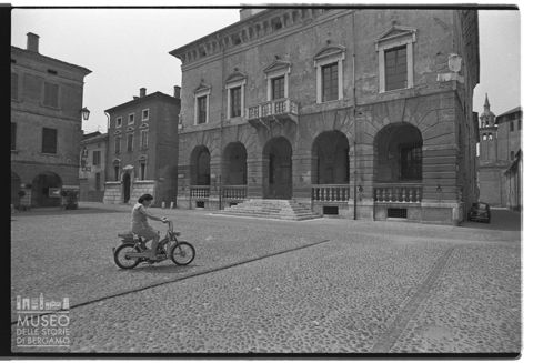 La piazza Ducale di Sabbioneta