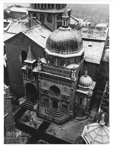 Veduta dall'alto di piazza Duomo a Bergamo