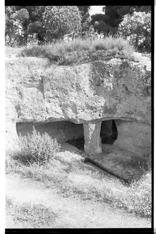 Una tomba della necropoli di Poggio Buco a Pitigliano