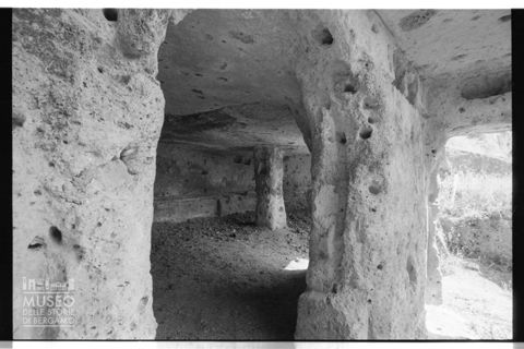 Una tomba della necropoli di Poggio Buco a Pitigliano