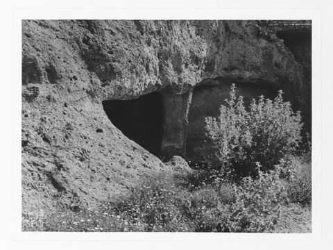Una tomba della necropoli di Poggio Buco a Pitigliano