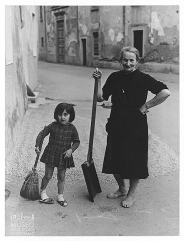 Ritratto di donna e bambina a Madone