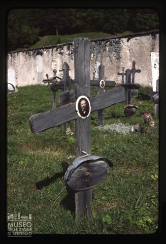 Tomba nel cimitero di San Vito