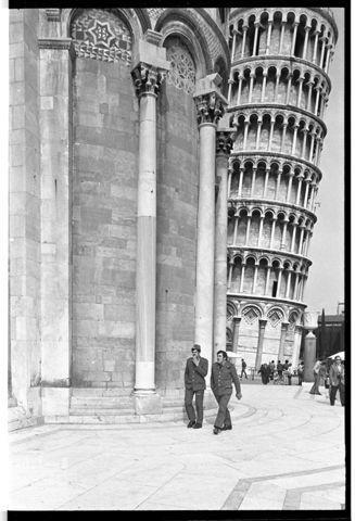 Scorcio della piazza del Duomo di Pisa