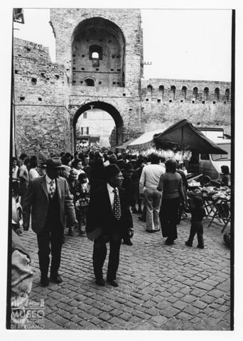 Folla alla fiera di San Settimio a Jesi
