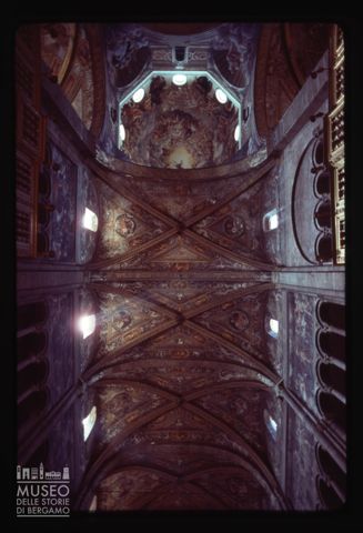 Veduta d'interno del Duomo di Parma