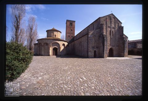 Il Battistero e la chiesa di San Giovanni Battista a Vigolo Marchese