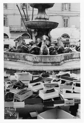 Mercato ambulante in piazza Roma ad Ancona