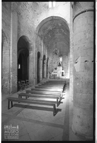 Veduta interna della chiesa di Santa Maria di Portonovo