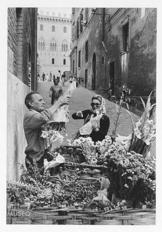 Scena di vita quotidiana a Siena