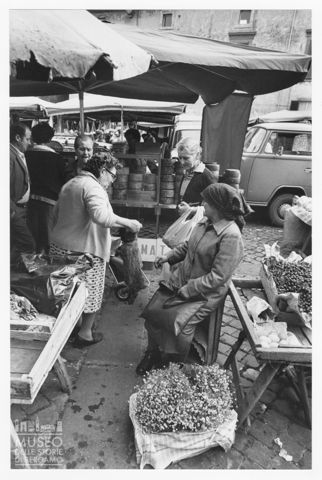 Mercato in piazza del Popolo a Orvieto