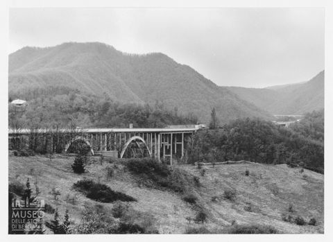 Paesaggio con viadotto