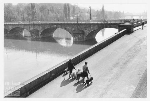 Passeggio lungo i Murazzi a Torino
