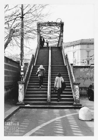Passerella pedonale di Porta Genova a Milano