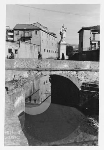 Il ponte sul Morla in via Borgo Palazzo a Bergamo