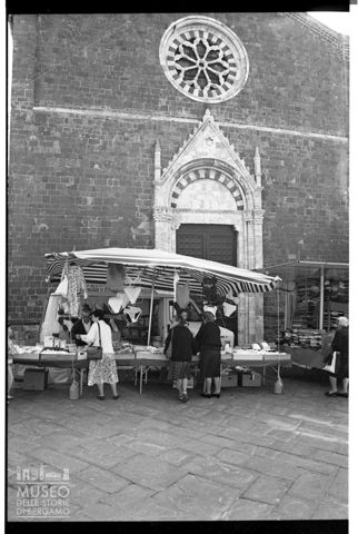 Mercato a Montalcino