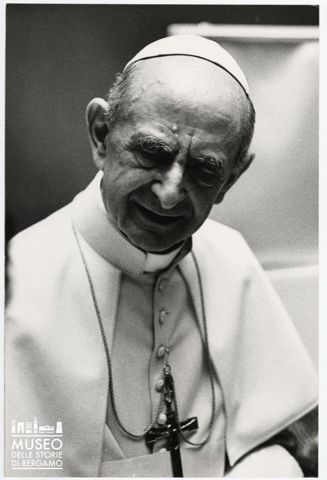 Ritratto di papa Paolo VI durante un'udienza nell'Aula Paolo VI in Vaticano