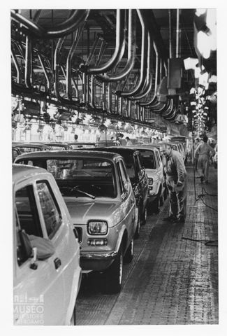 Nello stabilimento della Fiat nel quartiere Mirafiori a Torino