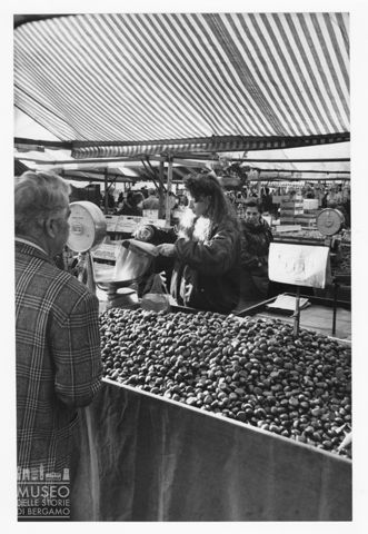 Scena di mercato a Torino
