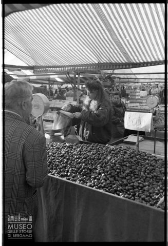Scena di mercato a Torino