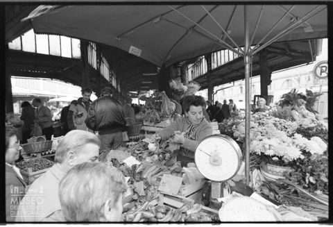 Scena di mercato a Torino