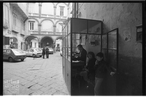 Scorcio di un cortile di Napoli