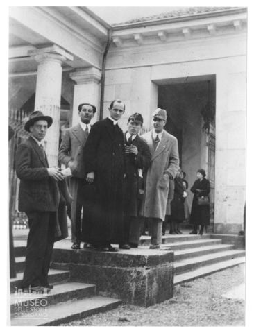 Ritratto di gruppo con monsignor Giovanni Battista Montini ad Arona