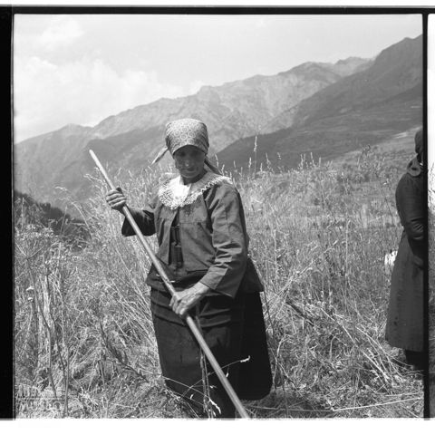 Ritratto di contadina nella Valle di Cogne