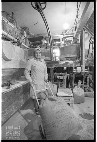 Ritratto di mugnaia a Teglio