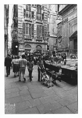 Scena di vita quotidiana a Genova