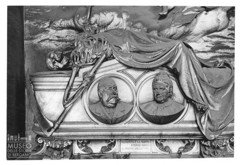 Una tomba al Cimitero Monumentale di Staglieno a Genova