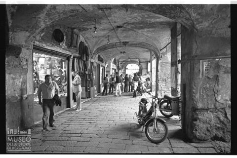 Scena di vita quotidiana a Genova