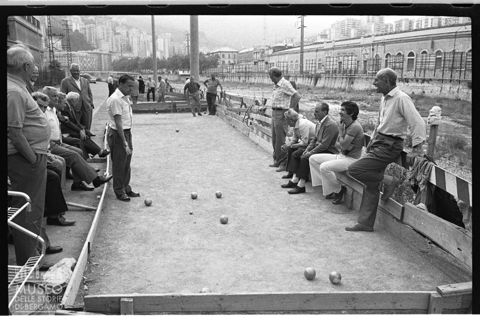 Una partita di bocce a Genova