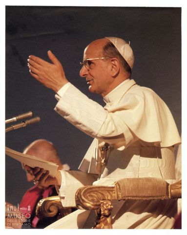Ritratto di papa Paolo VI durante un'udienza generale in Aula Nervi in Vaticano